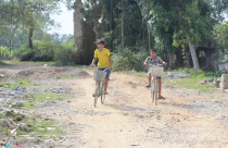 4 năm không làm xong 1 km đường