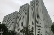 Chung cư giá rẻ nhếch nhác vì chợ cóc, hàng quán, ách tắc giao thông