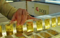 Giá vàng hôm nay 19/1: Chưa hết nóng, lên đỉnh vẫn nơm nớp rủi ro