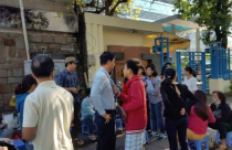 Đầu năm, người Sài Gòn “rồng rắn” kéo nhau đi ... đòi nhà