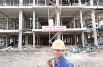 Tín dụng ngân hàng chảy mạnh vào địa ốc