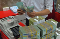 Sức ép tăng lãi suất