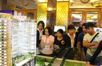 Ai đứng sau thành công của The EverRich Infinity?