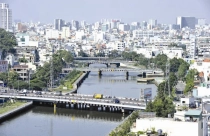 Có nên xây bãi đậu xe trên sông, kênh, rạch trong nội đô?