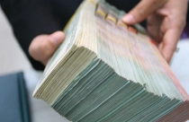 Đòn mạnh với ngân hàng yếu kém