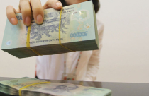 Để lãi suất không tăng mà còn phải giảm, khó!