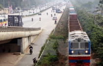 Bỏ rơi đầu tư hạ tầng, đường sắt bị hàng không và đường bộ "chèn ép"