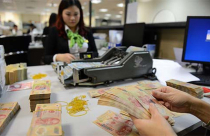 Làng ngân hàng lại rục rịch những cuộc hôn nhân nội - ngoại