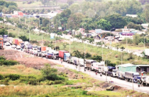 TP.HCM chống lún: Mặt đất biến dạng