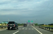 Cao tốc đường bộ tách riêng đường sắt, lãng phí lớn