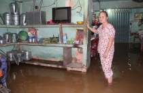 Sạt lở nghiêm trọng: Vì sao người dân không chịu di dời? - Cần thống nhất phương án