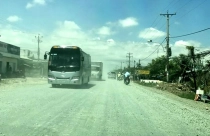 Con đường huyết mạch ra biển Bạc Liêu làm mãi không xong