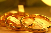 Giá vàng giảm gần 200.000 đồng/lượng vào cuối tuần