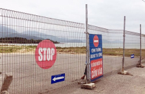 Người dân bức xúc vì dự án Lancaster Nam O Resort rào chắn đường ra biển