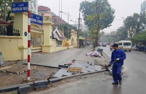 Hà Nội: Chưa xin phép đã lát đá vỉa hè, khi xử lý chỉ phê bình