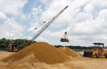 Phó Thủ tướng yêu cầu chống đầu cơ tăng giá cát xây dựng