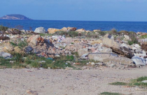 Dự án lấn vịnh Nha Trang trái phép ngập rác thải và thành bãi xe 'lậu'