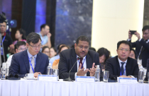 Tìm cách huy động 60 tỉ USD trong dân