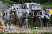 Biệt thự nguy nga trên đất rừng Sóc Sơn: Có đặc cách?