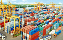 Việt Nam xuất siêu đạt mức kỷ lục với 7,4 tỉ USD