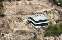 Nha Trang: Cạo trọc di tích lầu Bảo Đại để xây biệt thự, nhà hàng