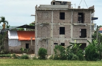 Thạch Thất (Hà Nội): Nhà cao tầng xây dựng trên đất nông nghiệp, chính quyền xã vô can?