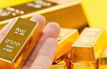 Điểm tin sáng: Vàng giảm nhẹ nhưng vẫn treo ở mức cao