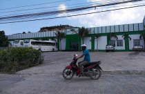 Thuê tháo dỡ hàng loạt công trình “khủng” phục vụ khách Trung Quốc