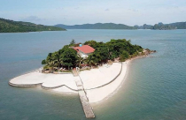 Những ‘biệt khu’ trái phép trên vịnh Bái Tử Long