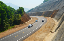 Cuối tháng 8 khởi công tuyến cao tốc Cam Lộ - La Sơn trị giá 7.669 tỉ đồng?