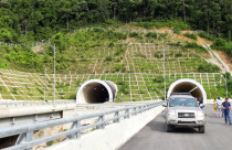 Đà Nẵng 'xốc' lại cao tốc và nhà máy thép