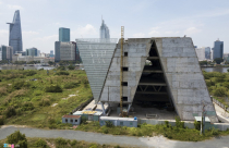 Trung tâm triển lãm 800 tỷ đồng nằm trơ trọi giữa Thủ Thiêm