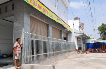 Cà Mau: Sợ lấn đất công, xã cho xây hàng rào bịt vách nhà dân