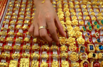 Điểm tin sáng: USD giảm, vàng tăng nhẹ phiên đầu tuần