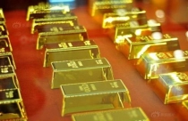 Nhật ký Covid-19 ngày 2/5: Nhà đầu tư ồ ạt bán tháo vàng