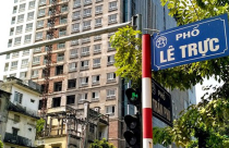 Bắt đầu phá dỡ tầng 17 và 18 của tòa nhà 8B Lê Trực