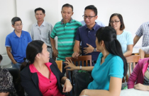 Chủ đầu tư và cư dân tranh chấp, giao sổ hồng cho ai?