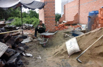 Tòa: Ủy ban giao đất lộ giới cho cá nhân là sai