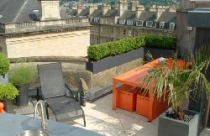 Khu thư giãn xinh đẹp và mát mẻ trên nóc nhà 