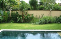 Hồ bơi trong nhà vườn