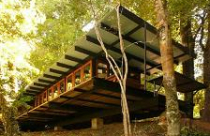 Ngôi nhà nhỏ bằng vật liệu tái chế