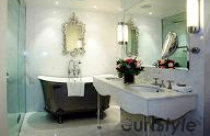 Phòng tắm màu trắng đa phong cách