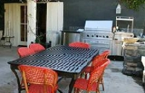 Tạo màu sắc cho không gian ngoài trời