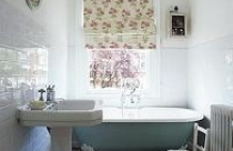 Đón năm mới từ... phòng tắm 