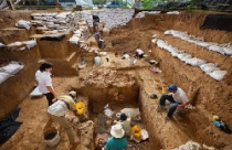 Cận cảnh kho báu trong lăng mộ Thủ lĩnh Vàng 