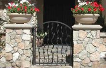 Cửa chính và cổng thành một đường thẳng