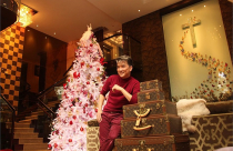 Mr Đàm khoe biệt thự triệu đô từ trong ra ngoài