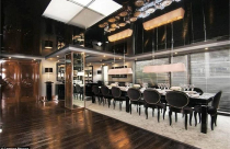 Bên trong căn hộ cho thuê giá 9 tỷ đồng/tháng