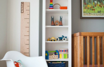 Trang trí nhà với kệ sách cao và hẹp