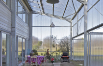 Ngôi nhà kính độc đáo dành cho gia đình trẻ tại Pháp